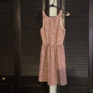 Beautiful quality dress with pockets!Not ladybug print but reminds me of them .